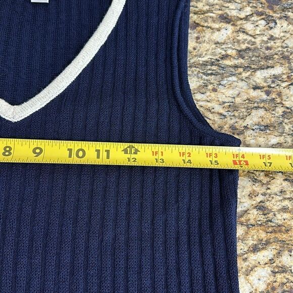 St. John Navy Blue Ribbed Knit Sleeveless Top With Cream Trim Size 2 - Picture 5 of 6